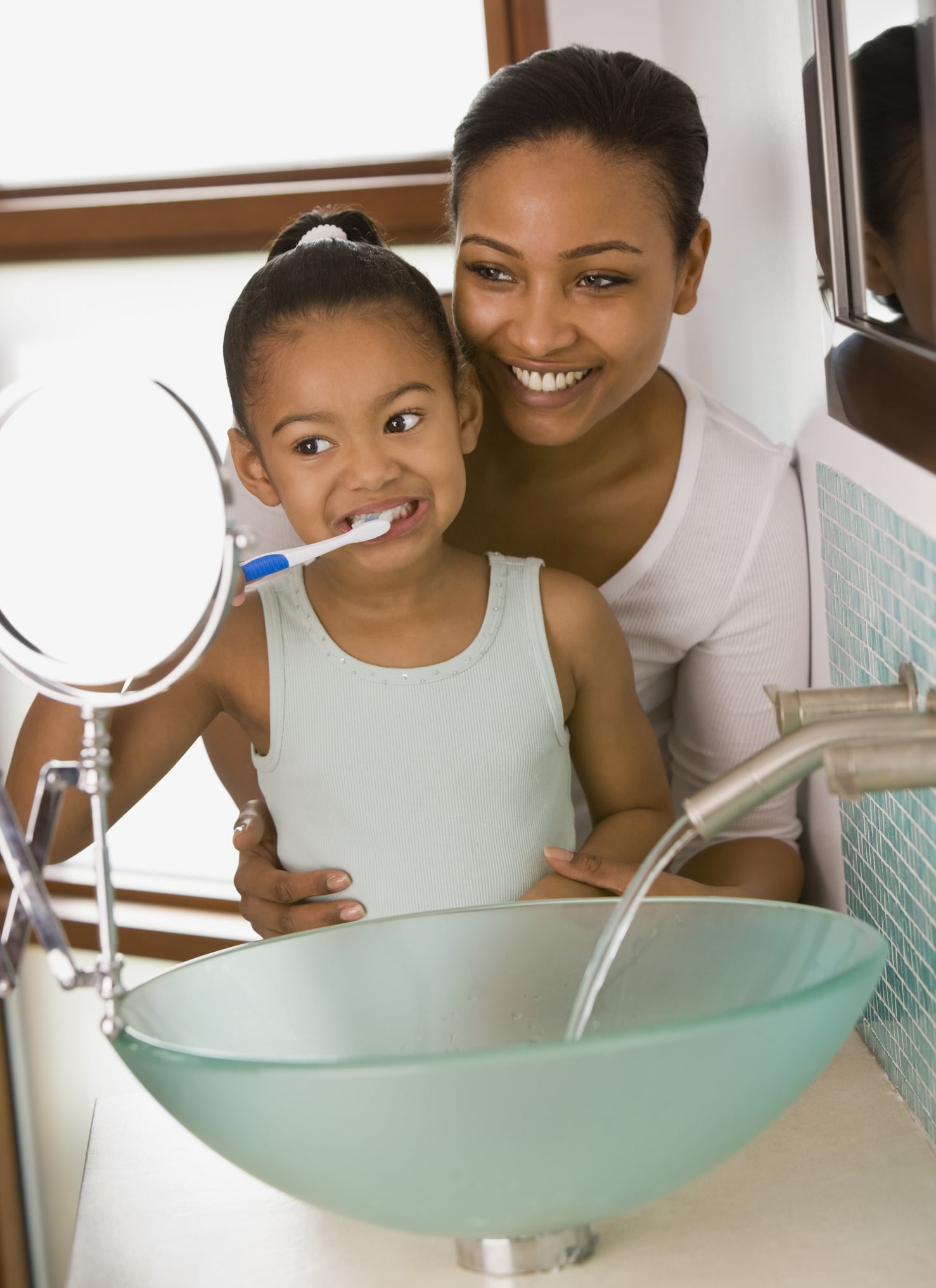 Family-Daughter-brush-81859681-GO